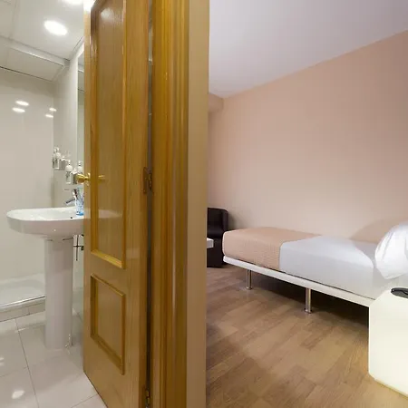 Tryp Ciudad De Hotel 3*
