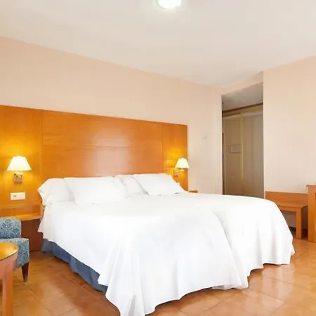 Tryp Ciudad De Hotel 3*