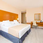 Tryp Ciudad De Отель