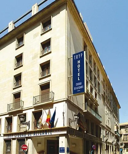 Tryp Ciudad De Hotel 3*