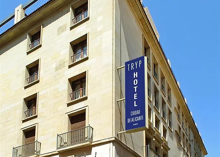 Tryp Ciudad De Hotel 3*